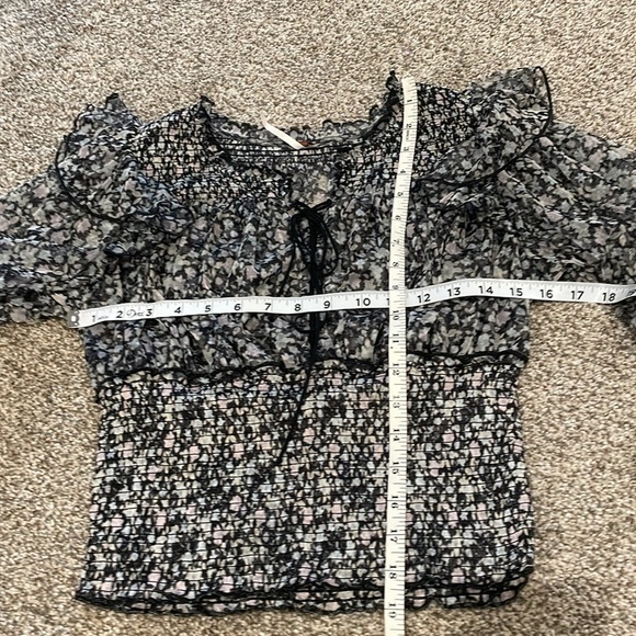Free People Beatrice Smocked Floral Print Top Size Small Puff Sleeves - Picture 8 of 8